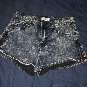 Distressed shorts